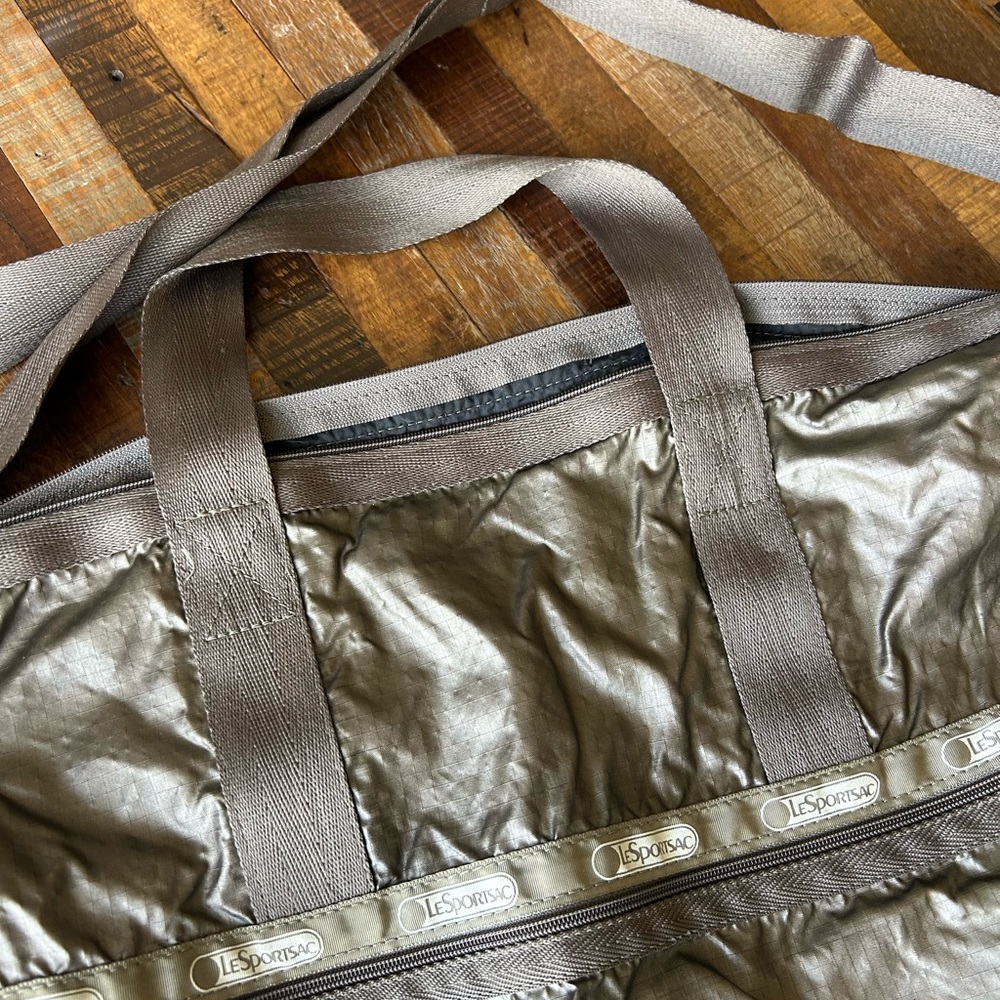 LeSportsac Vintage Duffle Nylon Lightweight Weekender Overnight Travel Bag - Picture 3 of 12